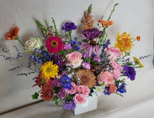 Load image into Gallery viewer, Large Flower Arrangement