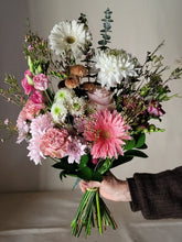 Load image into Gallery viewer, Feminine Tones Bouquet