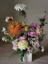Load image into Gallery viewer, Flower Arrangement