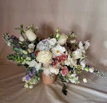 Load image into Gallery viewer, Flower Arrangement