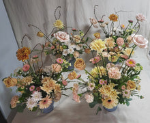 Load image into Gallery viewer, Flower Arrangement
