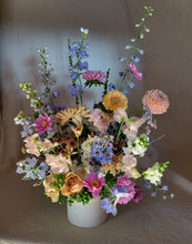 Load image into Gallery viewer, Flower Arrangement