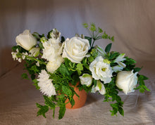 Load image into Gallery viewer, Flower Arrangement