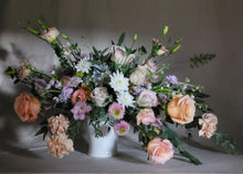 Load image into Gallery viewer, Flower Arrangement