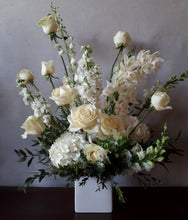 Load image into Gallery viewer, Large Flower Arrangement