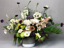 Load image into Gallery viewer, Large Flower Arrangement