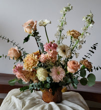 Load image into Gallery viewer, Flower Arrangement