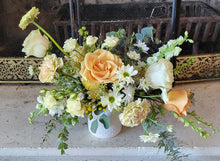 Load image into Gallery viewer, Flower Arrangement