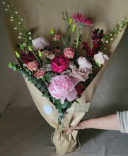 Load image into Gallery viewer, Feminine Tones Bouquet
