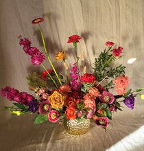 Load image into Gallery viewer, Large Flower Arrangement