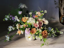 Load image into Gallery viewer, Flower Arrangement