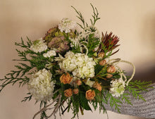 Load image into Gallery viewer, Christmas Bouquet