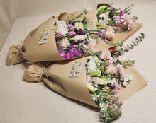 Load image into Gallery viewer, Feminine Tones Bouquet