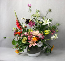 Load image into Gallery viewer, Large Flower Arrangement