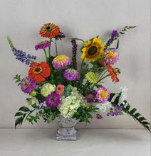 Load image into Gallery viewer, Flower Arrangement