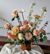 Load image into Gallery viewer, Flower Arrangement
