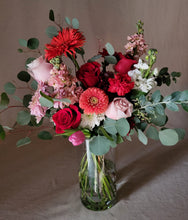 Load image into Gallery viewer, Valentine&#39;s Bouquet
