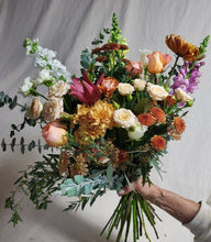 Load image into Gallery viewer, Fall Bouquet (all year round)
