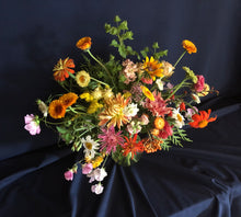 Load image into Gallery viewer, Flower Arrangement
