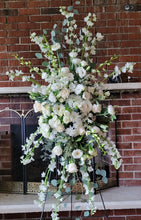 Load image into Gallery viewer, Sympathy Standing Spray
