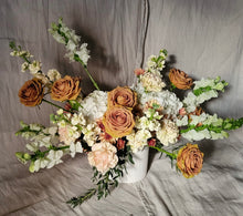 Load image into Gallery viewer, Flower Arrangement
