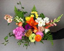 Load image into Gallery viewer, Colorful Bouquet
